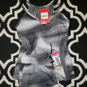 NWT North Face Outfit Large